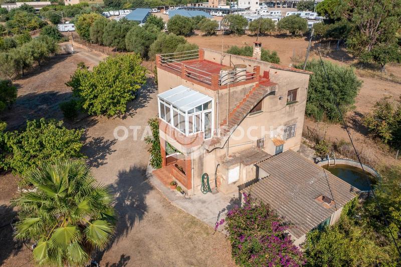 Foto b3bdcda4-29f6-4363-a778-86c1f6b2d562. Casale con riscaldamento parcheggio in Llevant Reus