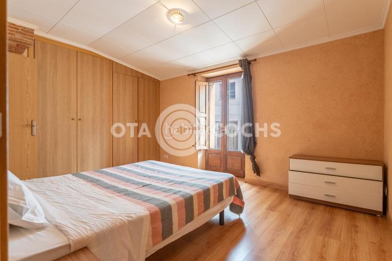 Foto 17cb2562-cb8a-4fa5-b370-701ffe070dca. Edificio  para invertir en el corazon en Centre Reus