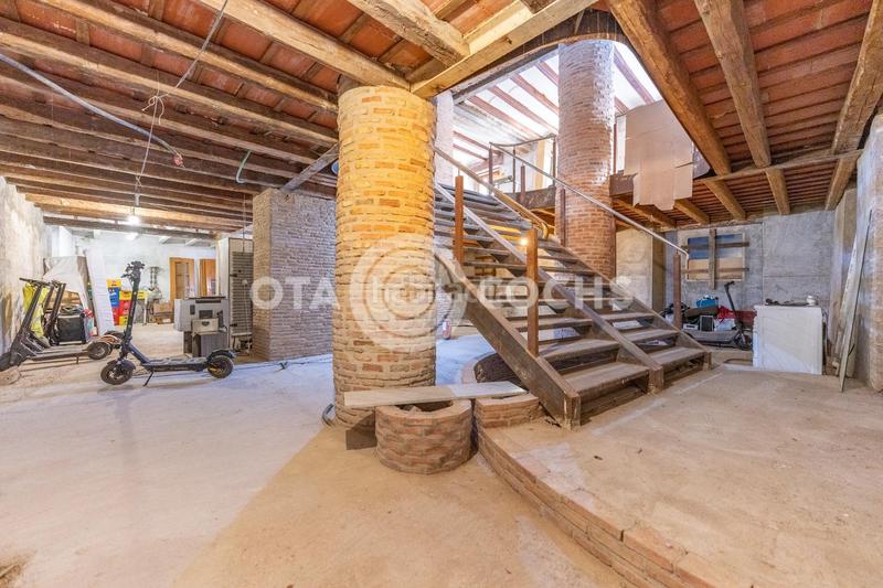 Foto 687dea24-b8ab-4f80-8746-78b776c51e06. Edificio  para invertir en el corazon en Centre Reus