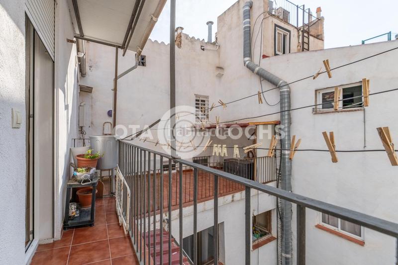 Foto 8a038959-725a-4197-8c00-83bd0d0d1ab1. Edificio  para invertir en el corazon en Centre Reus