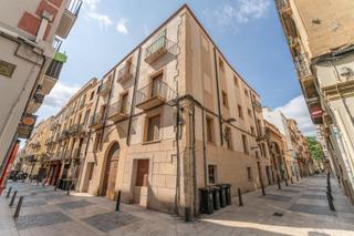 Edifici  Calle santa anna. Edificio para invertir en el corazon de reus