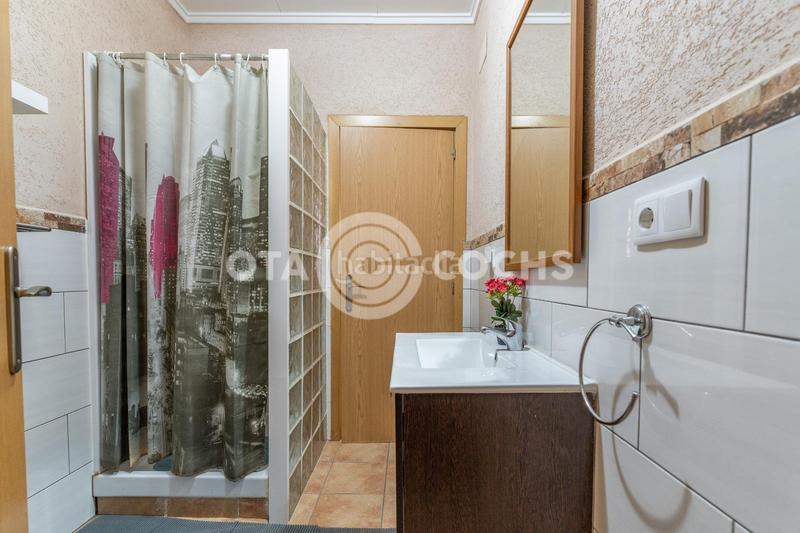 Foto b71dee25-af39-48e7-bd3e-52fe33494efc. Edificio  para invertir en el corazon en Centre Reus