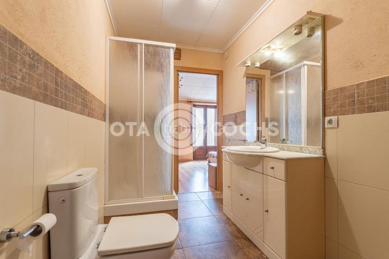 Foto c2a145a0-00ae-401d-a72a-dcf60d2dd45b. Edificio  para invertir en el corazon en Centre Reus