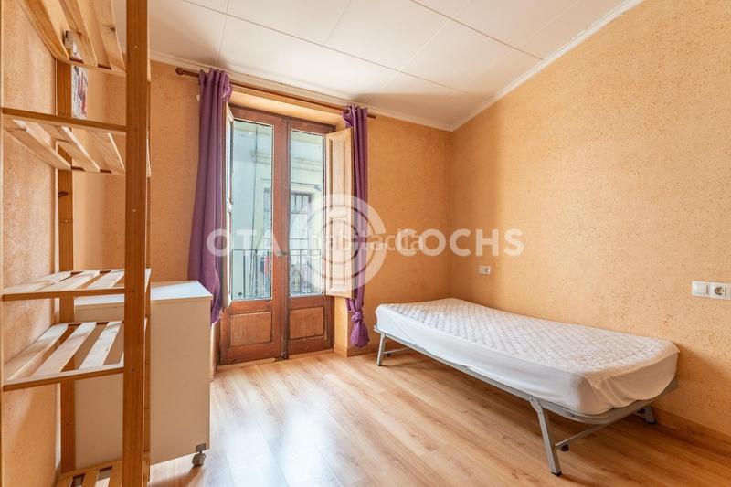 Foto e9127980-a2a2-4f4e-8c2b-22df2fed80c0. Edificio  para invertir en el corazon en Centre Reus