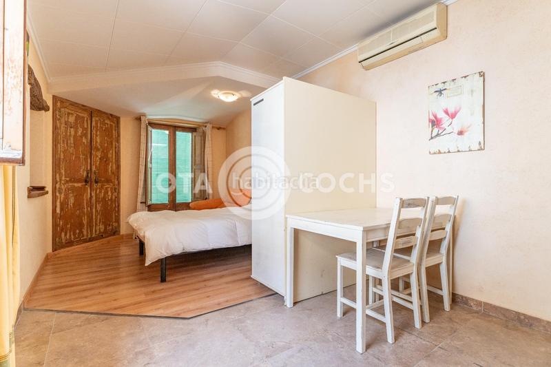 Foto f889ef6d-ba9c-46e7-8cdc-eb1e847d702c. Edificio  para invertir en el corazon en Centre Reus