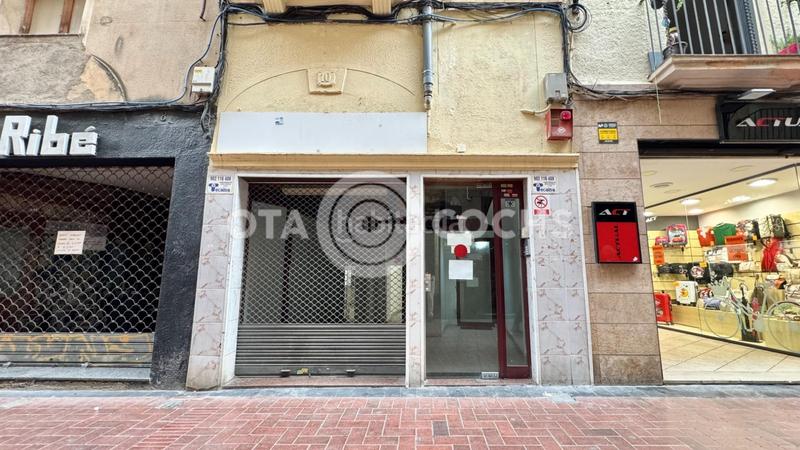 Foto b06b0011-3d7c-42f8-aa3b-384a63bea940. Locale commerciale in Centre Reus