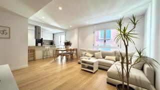 Miete Etagenwohnung in Centre. Alquiler de piso de tres habitaciones en reus centro