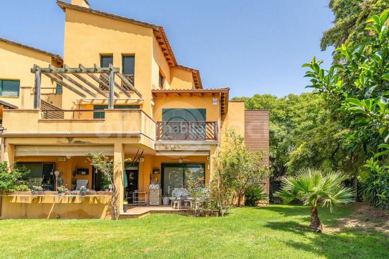 Foto 08d2fa6c-2296-49e4-b4a0-3bf20ae8a1b0. Zweistöckige wohnung mit heizung parking pool in Migjorn Reus