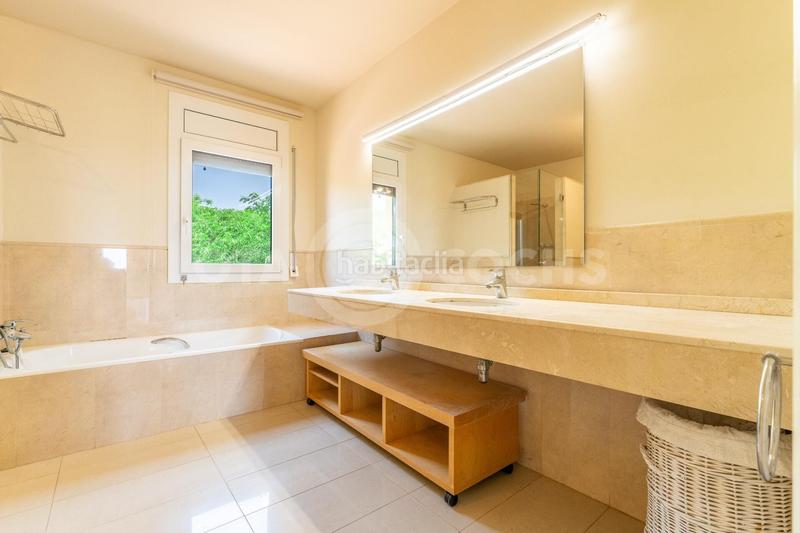 Foto d9a7f78a-2f98-4d88-a5ba-edc382f207d0. Zweistöckige wohnung mit heizung parking pool in Migjorn Reus