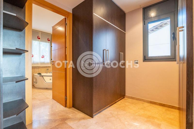 Foto 018a3e02-9936-4bd9-83e9-5c6528f04fc6. Reihenhaus mit heizung parking in Mestral Reus