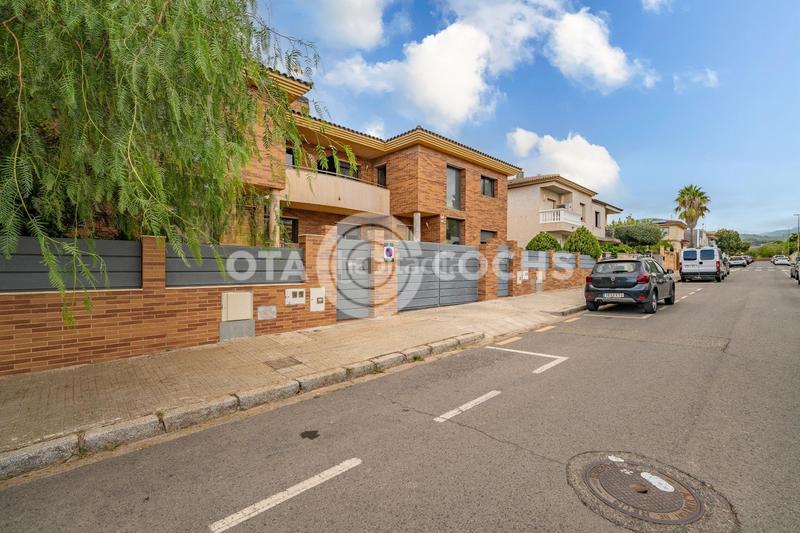 Foto 12025207-bd90-40ab-b6ee-4539a1efb213. Reihenhaus mit heizung parking in Mestral Reus