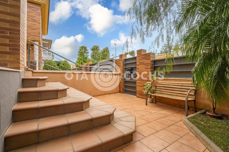 Foto 19fd2838-d96d-46c5-9426-580f7f27698f. Reihenhaus mit heizung parking in Mestral Reus