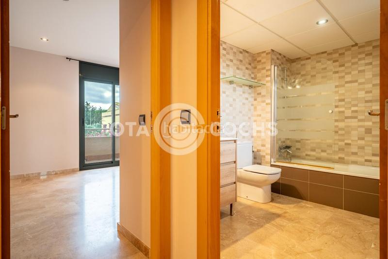 Foto 2184c384-52ec-431a-829d-b606639f9d3c. Reihenhaus mit heizung parking in Mestral Reus