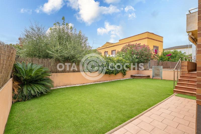 Foto 27cf4bb8-b908-4594-b03b-8a2f26f8d380. Reihenhaus mit heizung parking in Mestral Reus