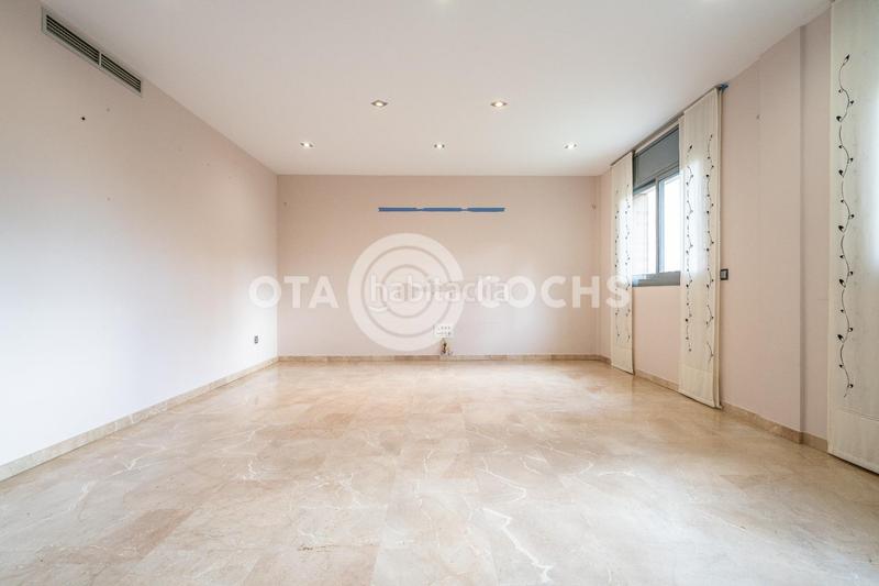 Foto 37c8a566-7b20-4921-b3bd-b72bb929eecb. Reihenhaus mit heizung parking in Mestral Reus