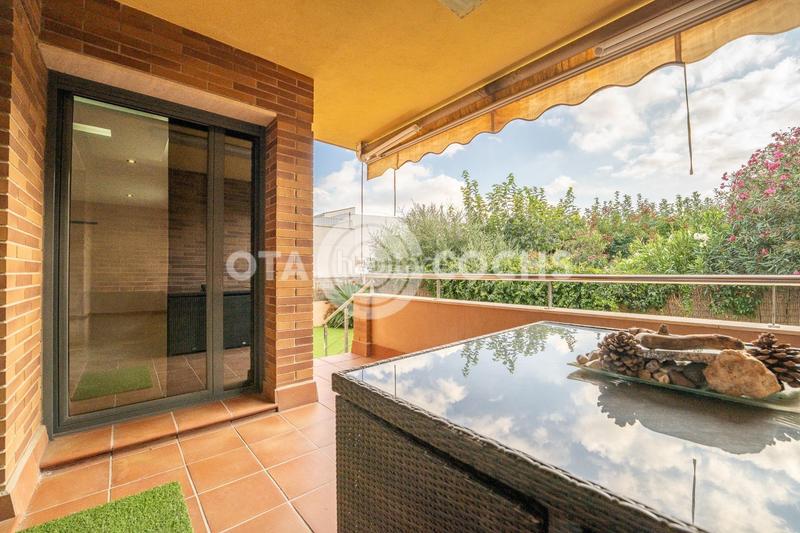 Foto 3821999f-fe22-4cd7-9506-da261eb49328. Reihenhaus mit heizung parking in Mestral Reus