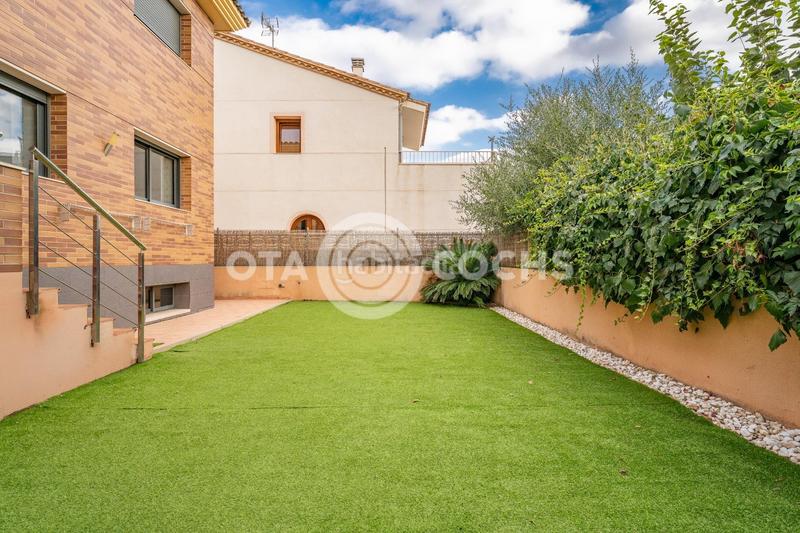 Foto 583e7f42-193d-4a7e-8108-fffa47b6c5c1. Reihenhaus mit heizung parking in Mestral Reus