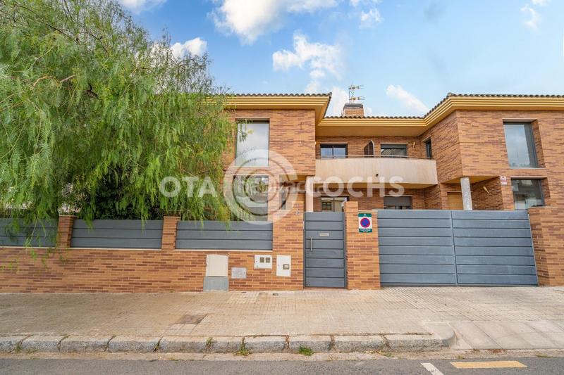 Foto 63278516-45ad-47c7-b557-1e5b69fd89b0. Reihenhaus mit heizung parking in Mestral Reus