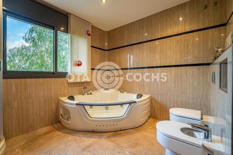 Foto 88899b35-3052-4408-96a6-d346389d5e77. Reihenhaus mit heizung parking in Mestral Reus