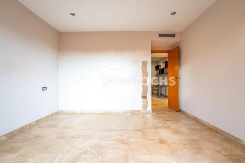 Foto c34ef145-8116-41b8-8176-a642be655da7. Reihenhaus mit heizung parking in Mestral Reus