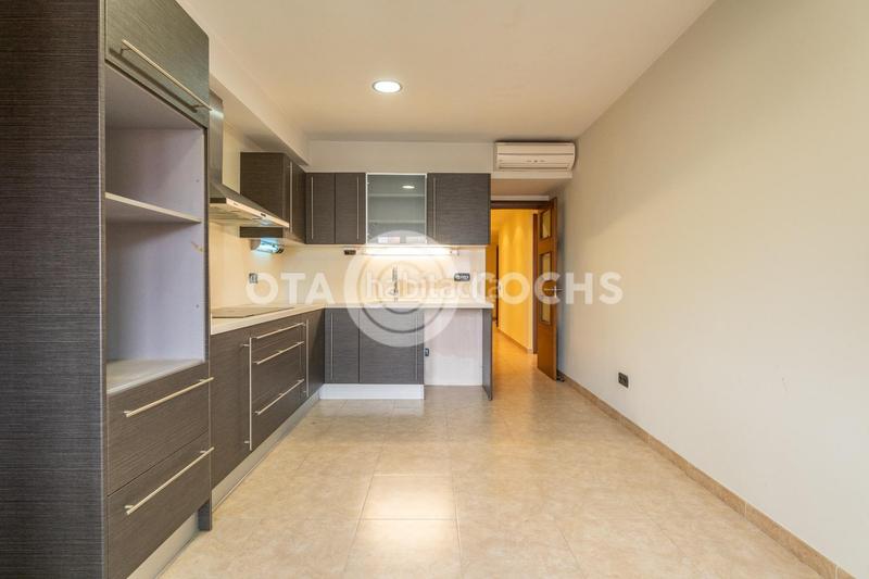 Foto 284cf5ab-9ee0-4640-a333-7f65c73e7e70. Piso en venta piso totalmente reformado en jacint verdaguer en Reus