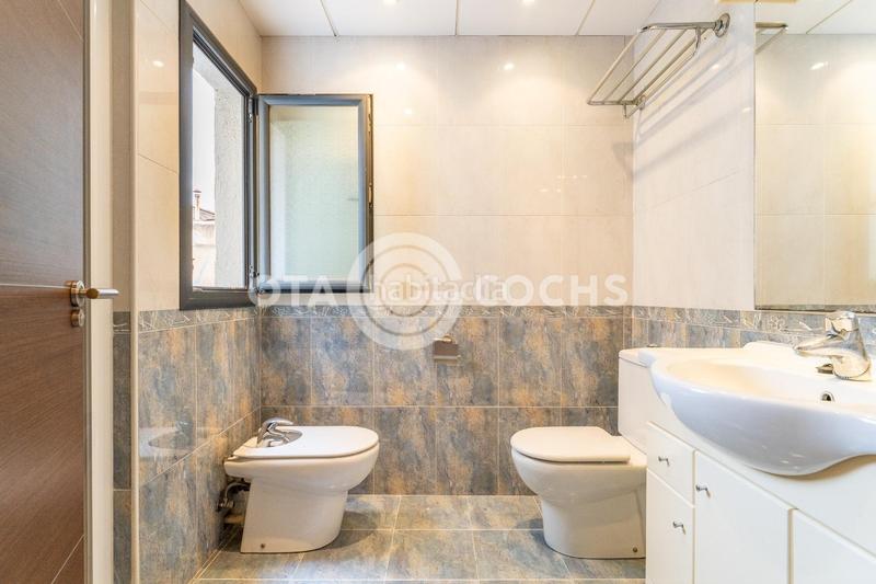 Foto 35df74b2-27f7-40e9-aa49-c04c8a8ee138. Piso en venta piso totalmente reformado en jacint verdaguer en Reus