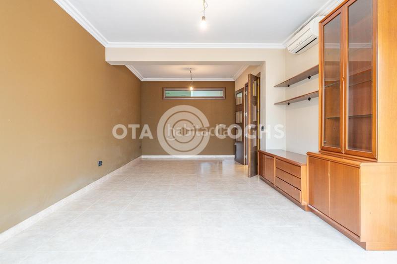 Foto 72ad0e65-17e3-4427-ae5b-843dc155f49f. Piso en venta piso totalmente reformado en jacint verdaguer en Reus