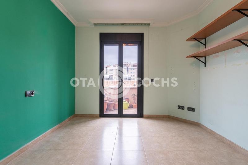 Foto c8a25f3e-2921-4595-9927-0ed78b40c052. Piso en venta piso totalmente reformado en jacint verdaguer en Reus