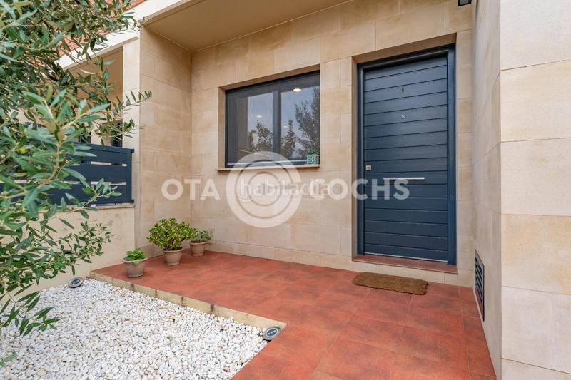 Foto 225c5363-d0f9-429a-924d-7fc034980c33. Casa adosada en venta exclusivo chalet adosado en Reus