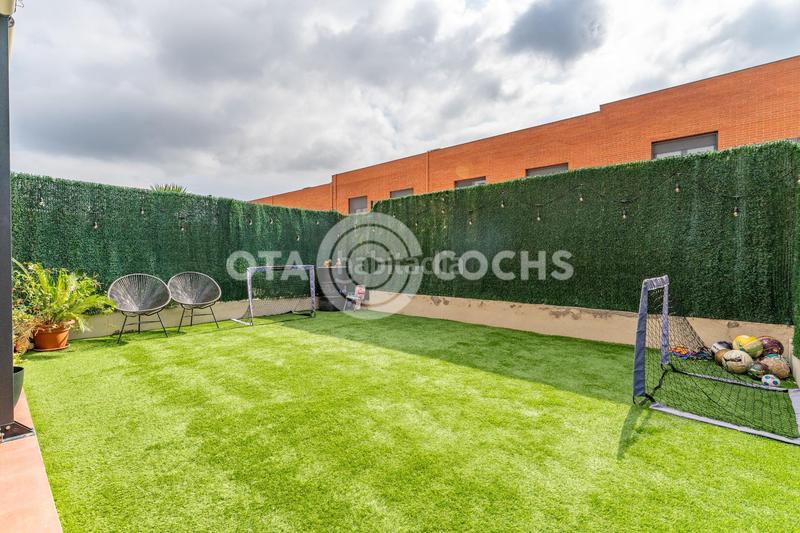 Foto 3f6135f8-bfa6-463a-afe3-64f25e262169. Casa adosada en venta exclusivo chalet adosado en Reus