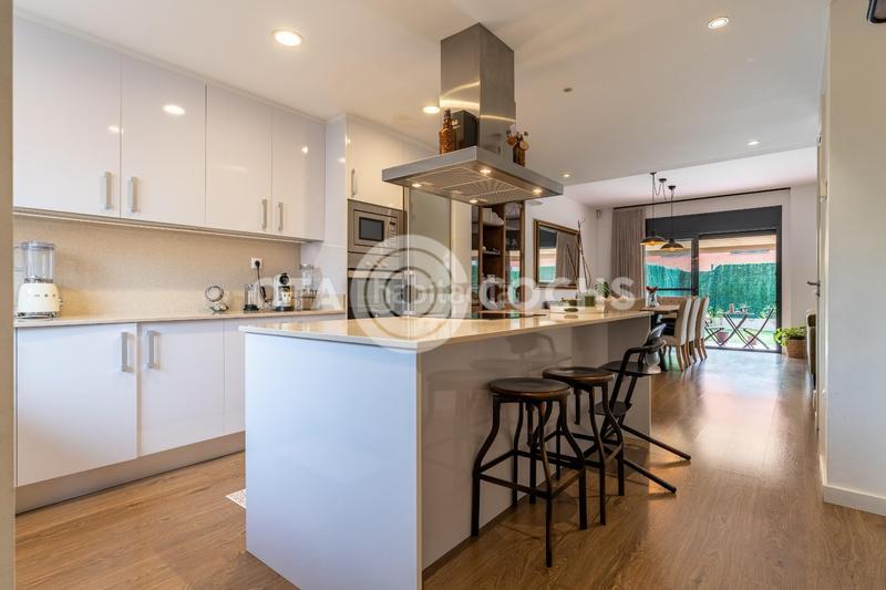 Foto 47dfb4df-e30d-4a66-a02b-79a62d637a85. Casa adosada en venta exclusivo chalet adosado en Reus