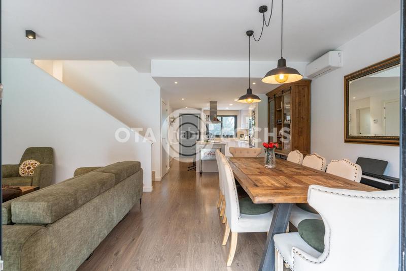 Foto 4a7a2a9c-ee29-4dc6-974c-58f487277c18. Casa adosada en venta exclusivo chalet adosado en Reus