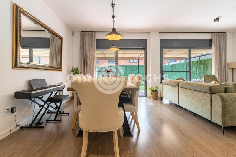 Foto b66269c6-5ac2-4213-ae10-15531d720a67. Casa adosada en venta exclusivo chalet adosado en Reus