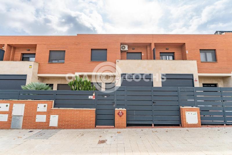 Foto c0f91887-98f3-4b7d-8ab9-bcabc0450f35. Casa adosada en venta exclusivo chalet adosado en Reus