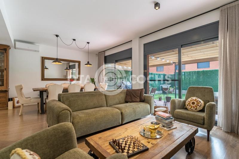 Foto d414cb3d-bc1d-45e8-910d-10d652b3f611. Casa adosada en venta exclusivo chalet adosado en Reus