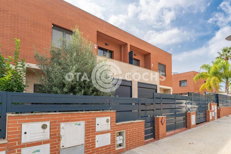 Foto d58cc0a1-372f-4f06-a9b7-633968ff6dc1. Casa adosada en venta exclusivo chalet adosado en Reus