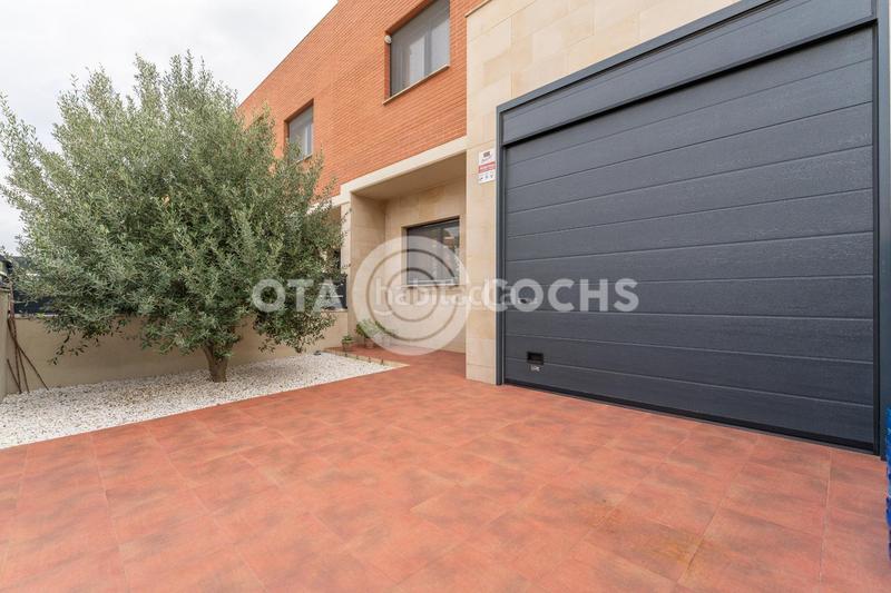 Foto dee4bac0-a4fa-4982-b839-31ace0869b16. Casa adosada en venta exclusivo chalet adosado en Reus