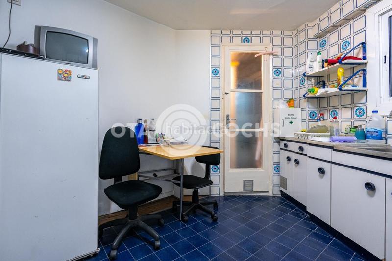 Foto 62689f79-9f5f-446f-baae-9efd85ecd276. Piso  a reformar en calle sant joan ! en Centre Reus