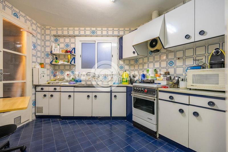 Foto 71d02182-81c4-4cb4-af3b-2e3572df5ac9. Piso  a reformar en calle sant joan ! en Centre Reus