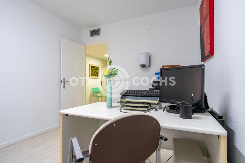 Foto b60cbbee-3b01-4a01-bef8-8bc7189f1905. Piso  a reformar en calle sant joan ! en Centre Reus