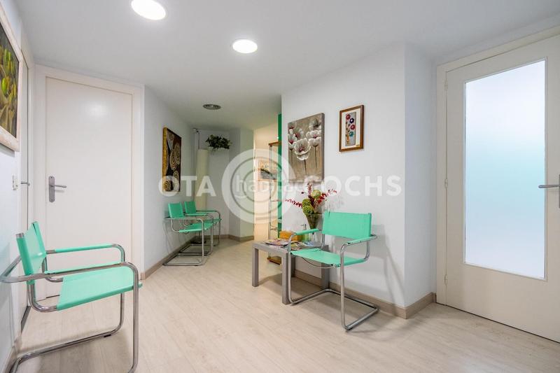 Foto d172b8e6-db16-4063-b567-8027085cc5de. Piso  a reformar en calle sant joan ! en Centre Reus