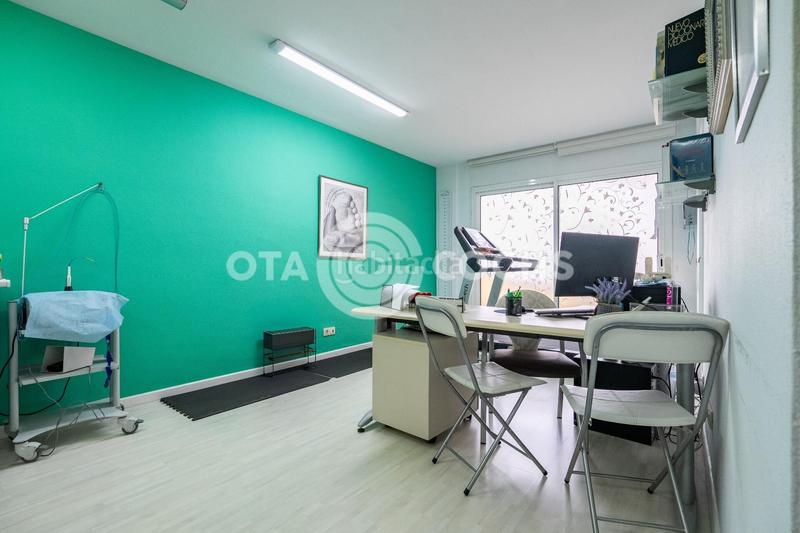 Foto f5a9baf2-ffd0-4877-a20b-c51cf5aa9ac5. Piso  a reformar en calle sant joan ! en Centre Reus