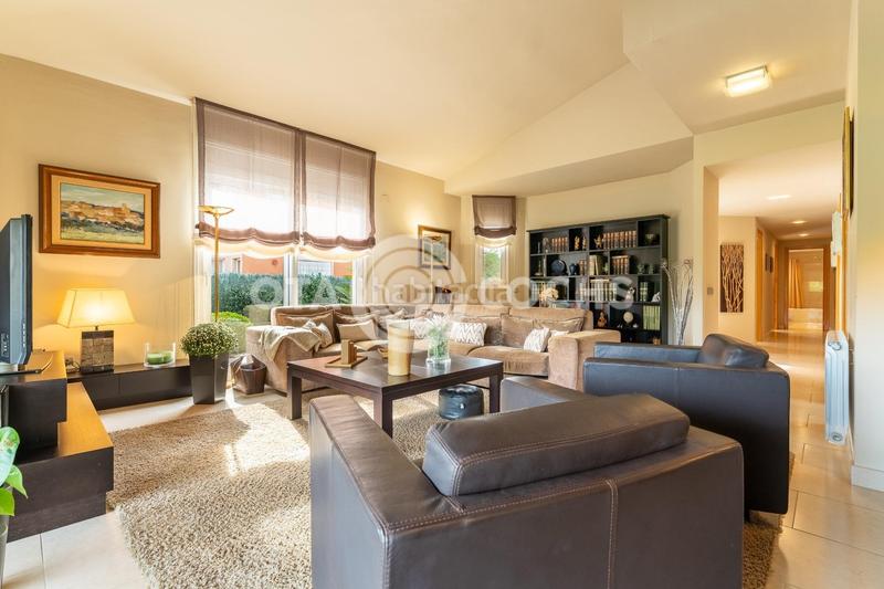 Foto 25dea336-fba2-4095-bade-9a16c028ef78. Chalet mit heizung parking pool in Migjorn Reus