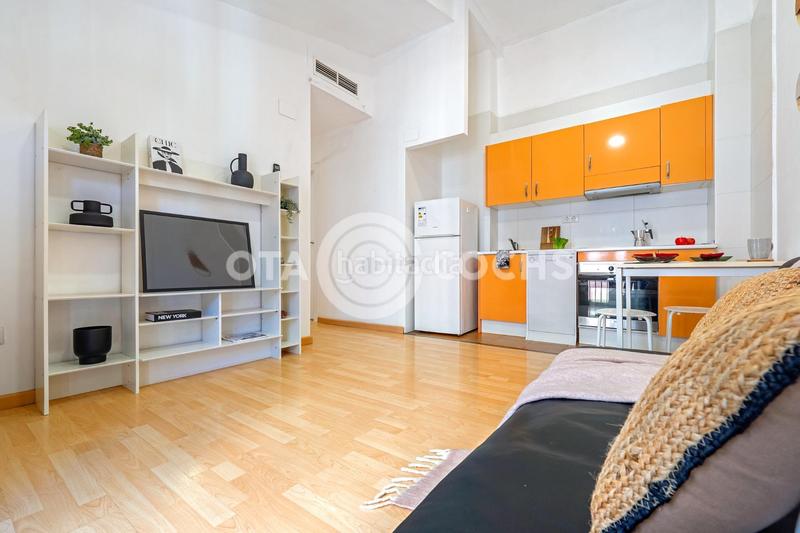 Foto 0afd66cc-79be-44e8-9639-bfeb9b1f1777. Piso  en calle santa teresa en Centre Reus