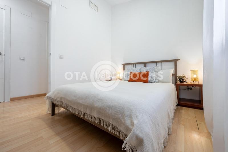 Foto 3d033f24-0d3e-4928-93fb-a31e7fdfb273. Piso  en calle santa teresa en Centre Reus