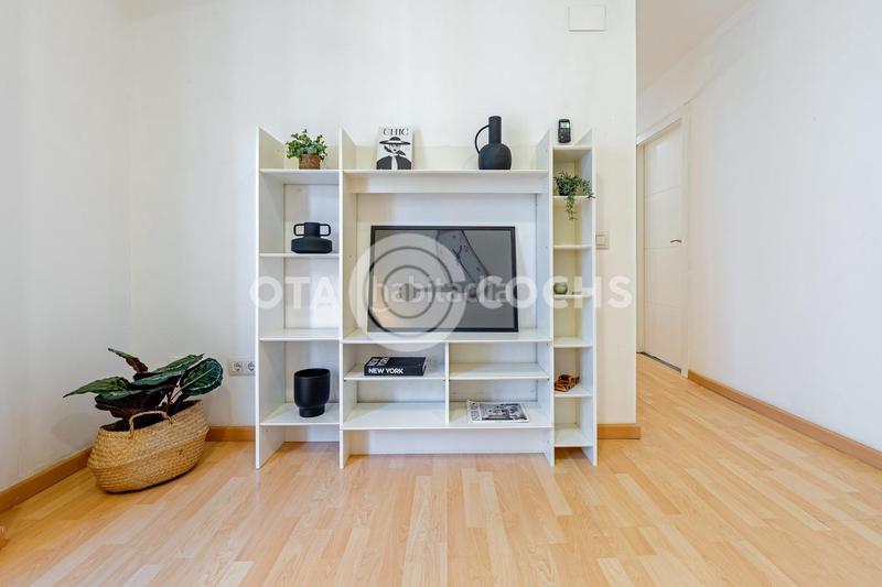 Foto a41a75d7-56c9-4d0a-b70f-e9885e2c32b5. Piso  en calle santa teresa en Centre Reus