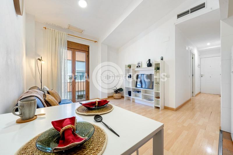 Foto e84e6a8a-5d08-4c82-8e7f-8de4cfa3d020. Piso  en calle santa teresa en Centre Reus