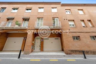 Maison jumelée  Carrer joan martell. Magnifico adosado con garaje para 4 coches en zona tranquila de