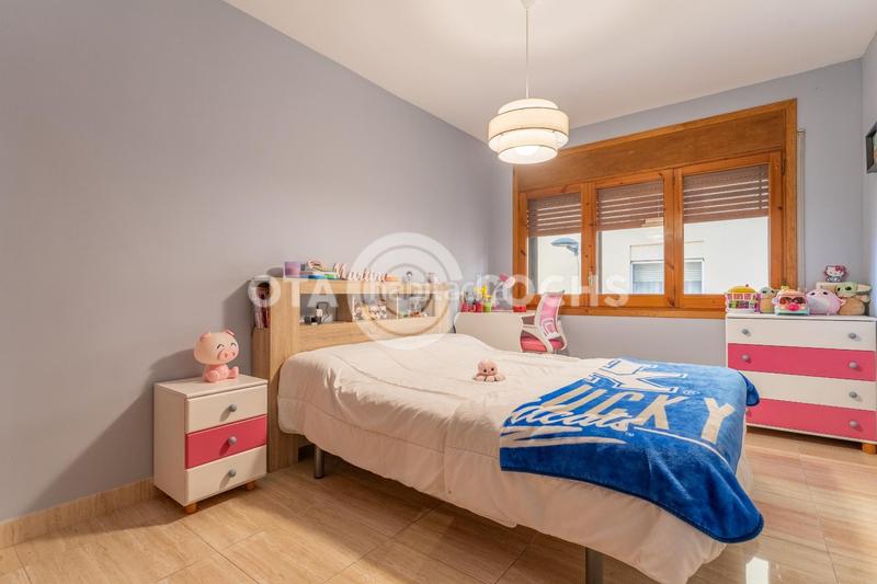 Foto 03d0643d-cd78-4c34-a73e-a45926f298cd. Flat with heating in Llevant Reus