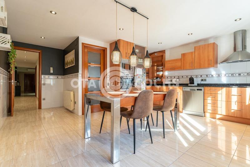 Foto f153d63f-8885-4249-8784-506bd2e0e87c. Flat with heating in Llevant Reus